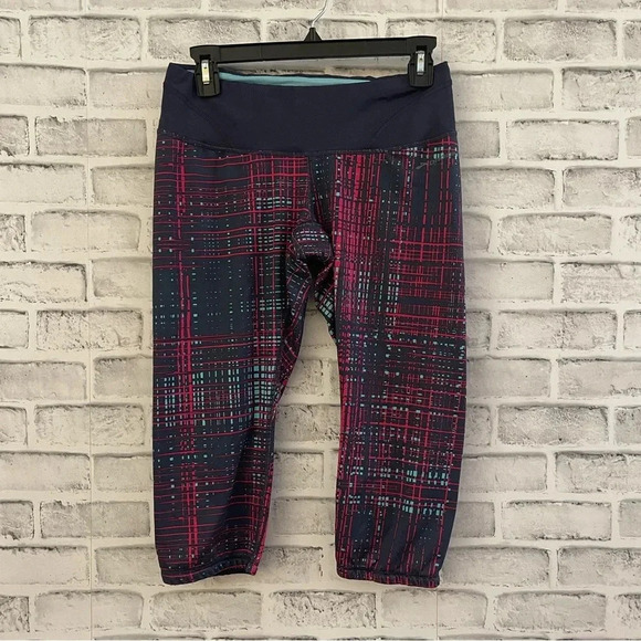 Women’s Brooks Capri length multi-colored leggings, medium - Picture 1 of 4